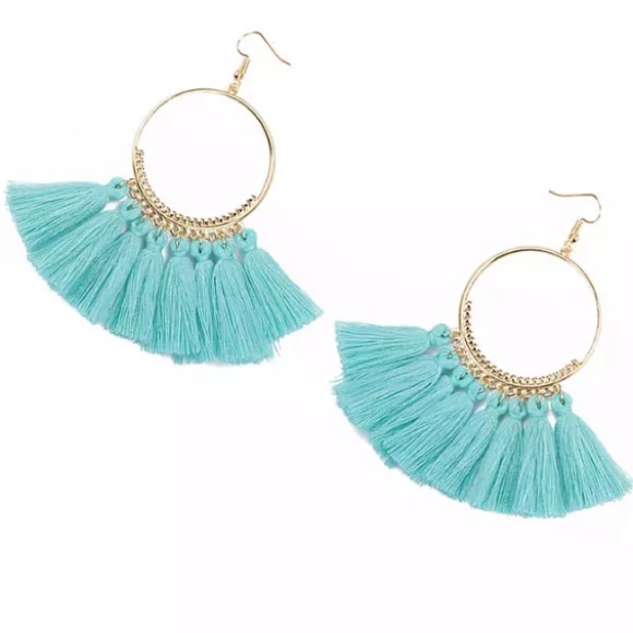 NEW!💙💎BEAUTIFUL PALE AQUA BLUE TASSEL HOOPS!💎💙 - Picture 5 of 6